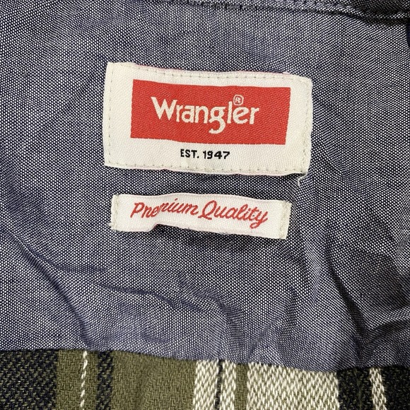 Wrangler Premium Shirt Men's 2XL Green Tan Plaid Flannel Long Sleeve Button Up - Picture 2 of 10